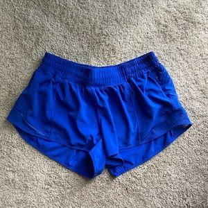 Lululemon hottie hot 2.5 shorts! Size 10